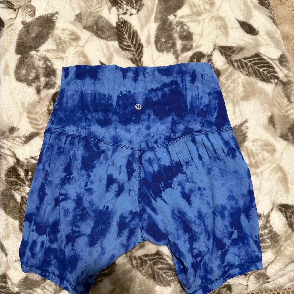 Lululemon Athletica Blue Tie-Dye Bike Shorts